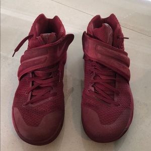 Men’s Nike Kyrie 2 sneaker size 12.5